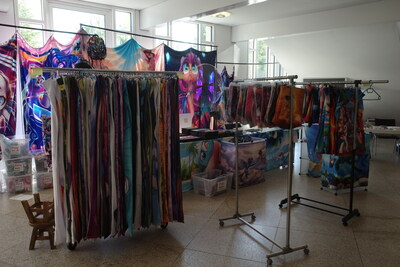 I always like seeing Torben's place at GalaCon. It's always so colorful and great pictures too. Every time I want to buy something from him whether I need it or not. Torben is cool, and so is the stuff he sells.