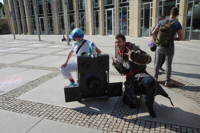 Vinyl Scratch with his base cannon and … some- somepony …