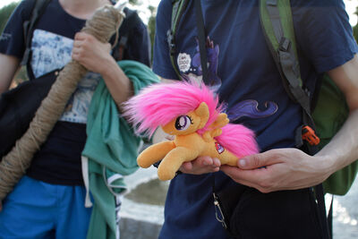 Scootalooplushies were one of my favourite thngs to take pictures of this year. This is the only one with hairy hair. Looks punky. I like it.