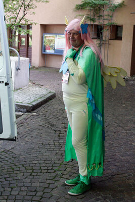 That Flutterguy was there, too, of course. I think he's been at avery GalaCon I've been at, or more if you consider those meetups that happened during the time GalaCon would have taken place if it hadn't been cancled because of the pandemic. And for some reasons I always habe to take a photo of him.
